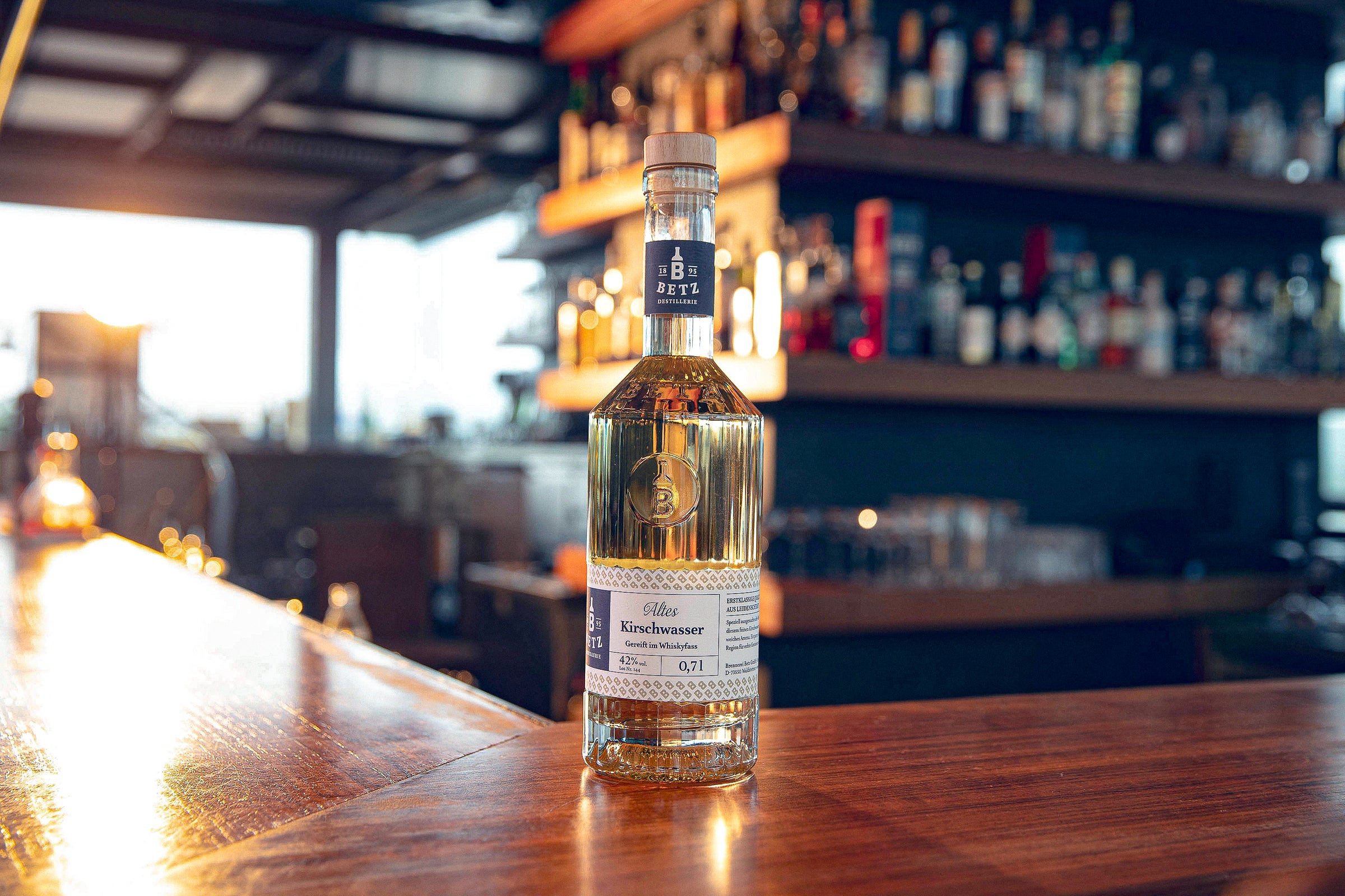 Altes Kirschwasser gereift im Whiskyfass, 42 % vol.